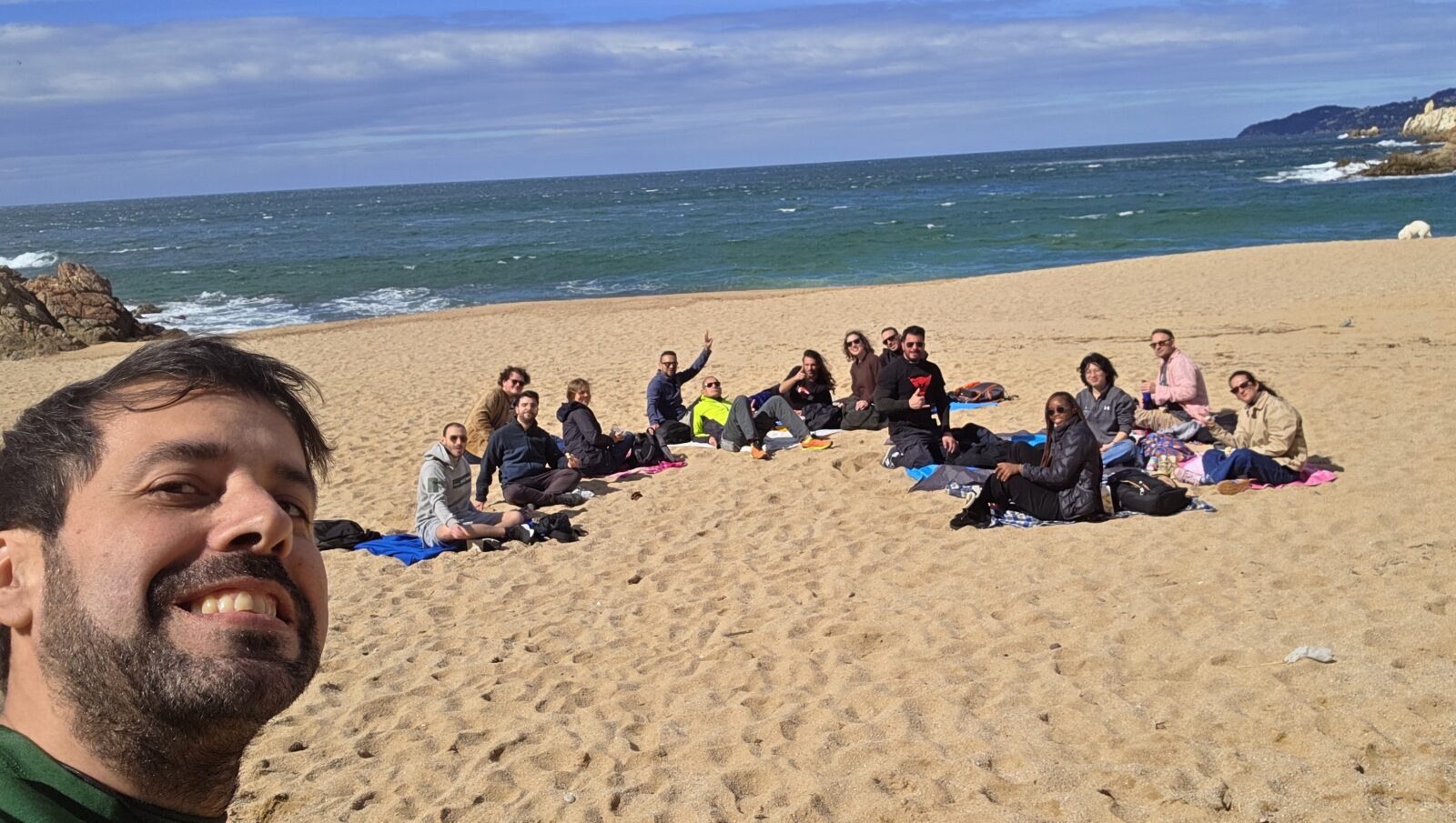 International beach meetup at Cala Sant Francesc on the Costa Brava with expats and internationals enjoying a day by the sea