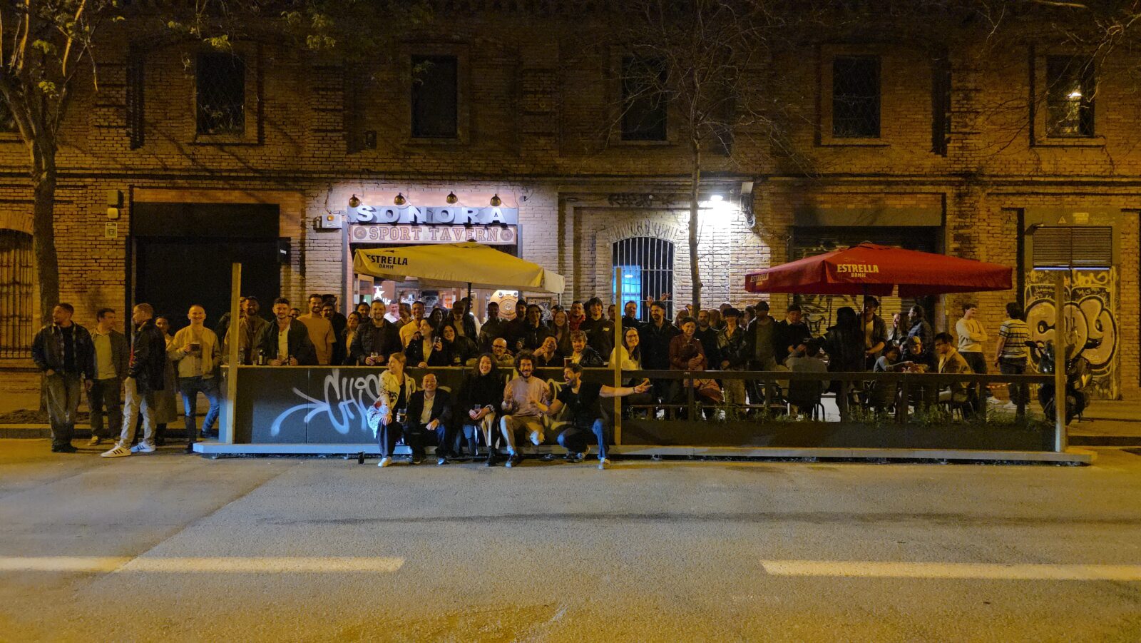 International meetup in Barcelona with over 150 expats, internationals and locals gathering at Sonora Sport Tavern