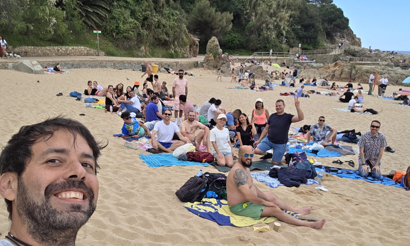 International beach meetup at Cala Sant Francesc with expats, internationals and locals enjoying the Costa Brava